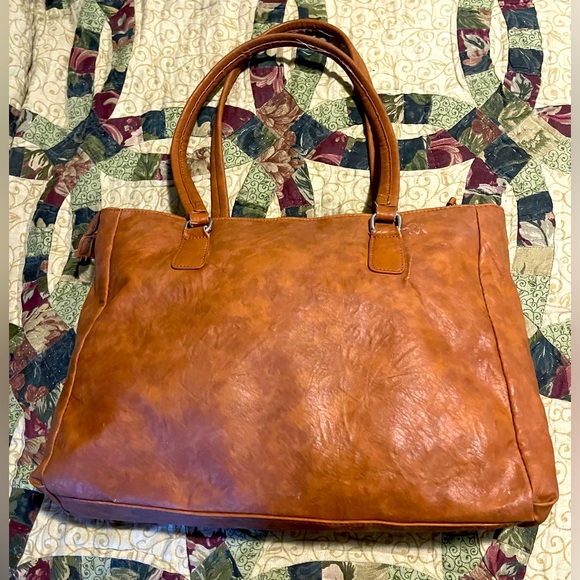 ❤️Beautiful Oversized tan bag❤️ - Picture 2 of 9